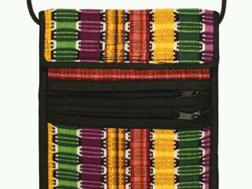 Mała torba na ramię z kolorowym, etnicznym wzorem i dwiema kieszeniami na suwak.