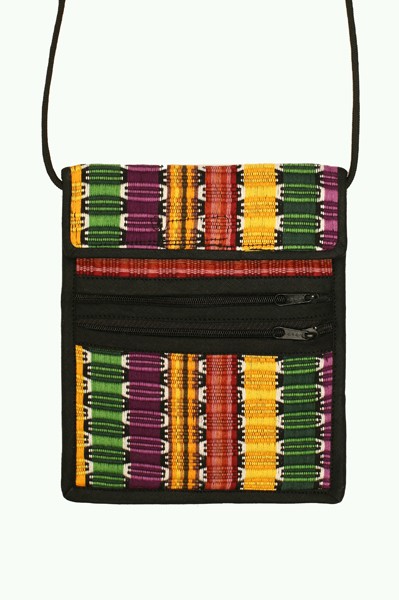 Mała torba na ramię z kolorowym, etnicznym wzorem i dwiema kieszeniami na suwak.