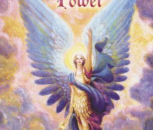 Anioł z rozpostartymi skrzydłami wskazuje niebo, w tle jasne, mistyczne światło i napisy.