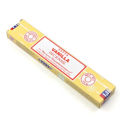 Żółte pudełko kadzidełek o zapachu wanilii marki Satya, ujęte z perspektywy.