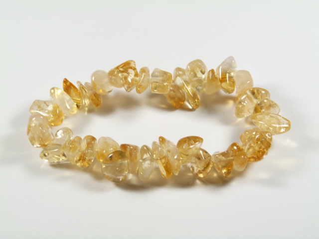 Bransoletka z cytrynu na gumce z grubszych kamyczków