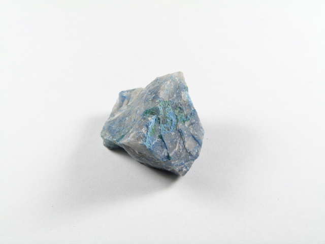 pojedynczy, naturalny kamień chryzokoli, nieoszlifowany, kolor niebieskawy