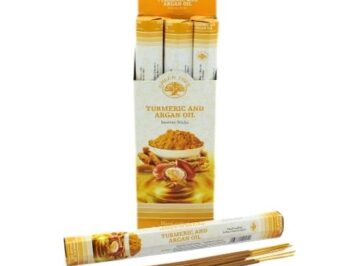 Opakowanie i patyczki zapachowe o aromacie kurkumy i oleju arganowego.