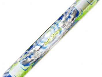 Opakowanie kadzidełek zapachowych z napisem "Anti-Stress" na tle chmur i zieleni.