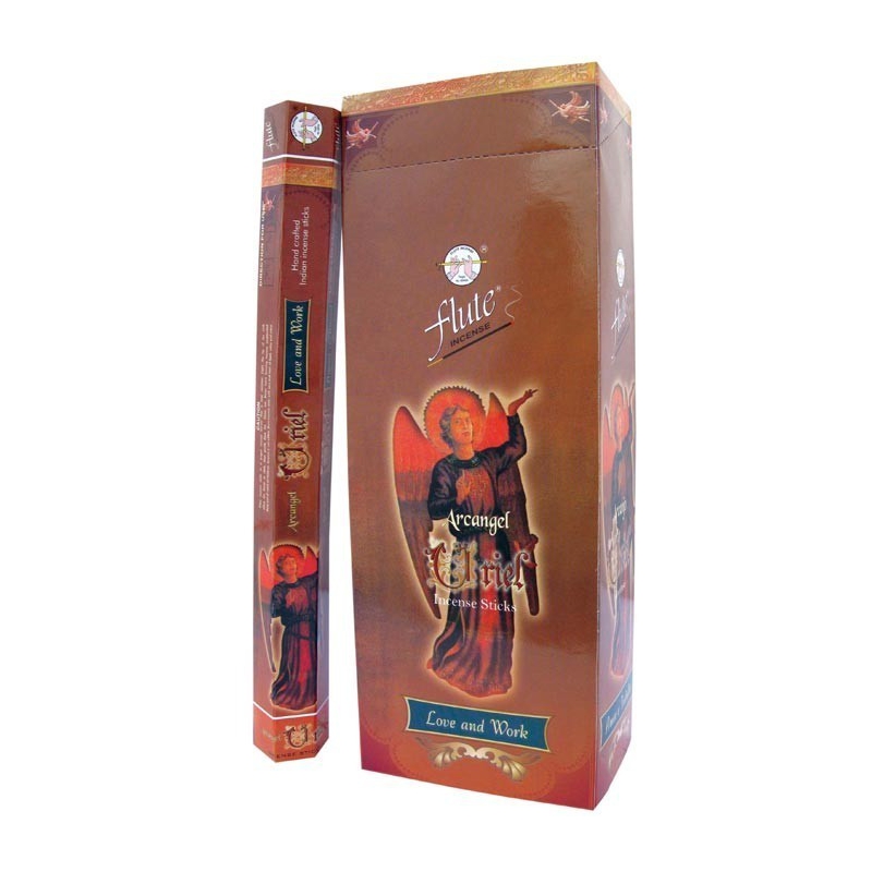 Brązowe opakowanie kadzidełek z wizerunkiem archanioła i napisem "Love and Work".