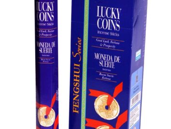 Dwie paczki kadzidełek Lucky Coins z motywem chińskich monet szczęścia na fioletowym tle.