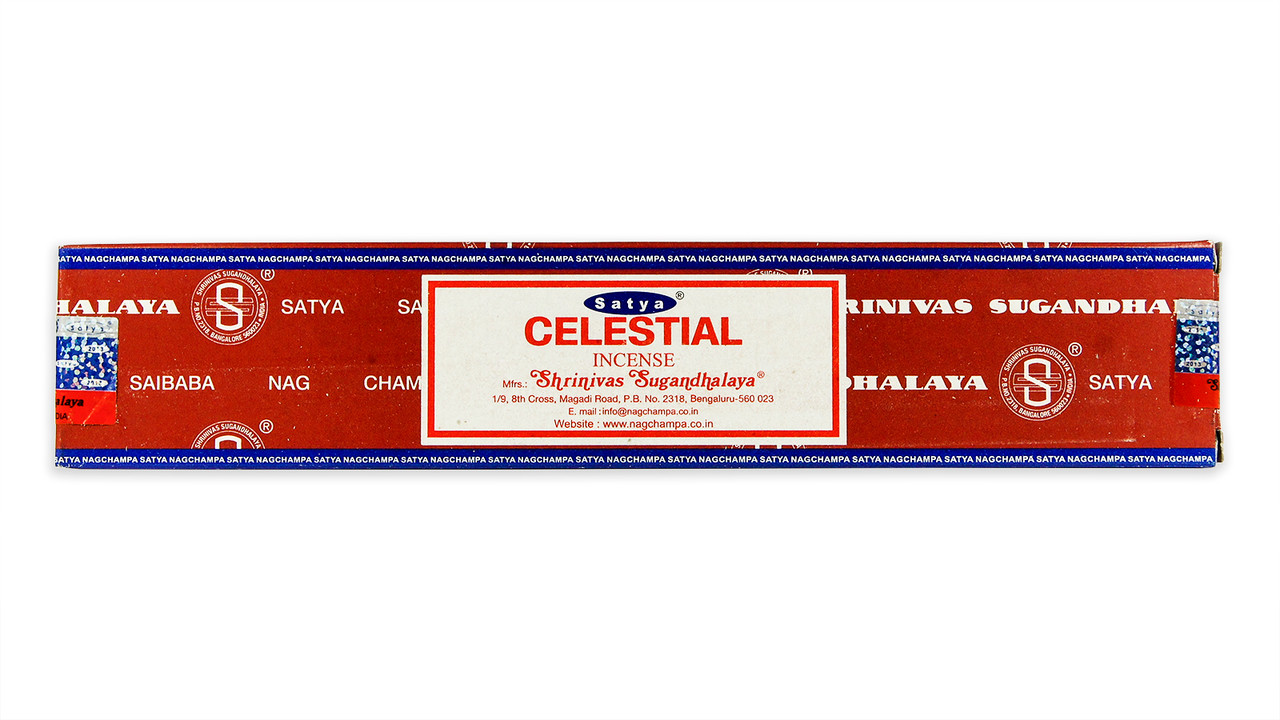 Czerwone pudełko kadzidełek Satya Celestial z białą etykietą na środku.