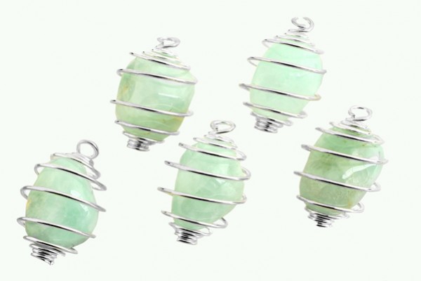 Prenit szlifowany w spirali -wisiorek z prenitu na sznureczku