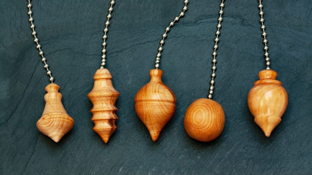 Drewniane wahadełka