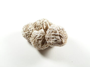 róża pustyni, kamień naturalny, zrośnięty z czterech kamieni, naturalnie rzeźbiony, kolor jasny brązowy i biały