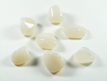 agat biały właściwości