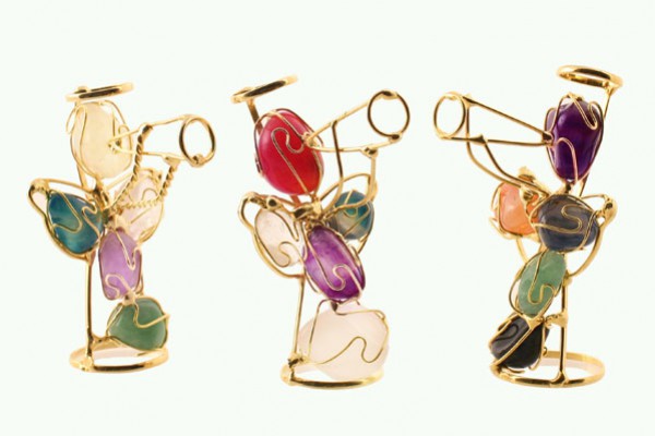 Trzy figurki aniołków z Meksyku z trąbkami