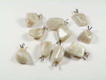 Wisiorek kamień księżycowy rainbow z jasnego naturalnego kamienia