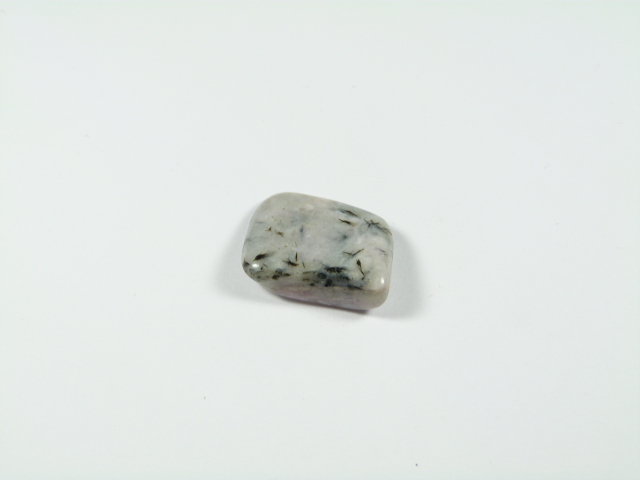 Czaroit różowy – płaski kamień, 2,3 cm (kamień transformacji i podejmowania decyzji)