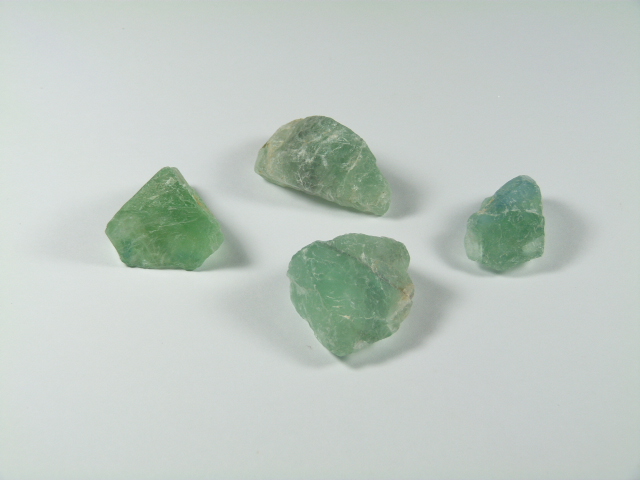 Fluoryt zielony z Zambii, 2-2,5 cm (kamień harmonii, spokoju i jasności umysłu)