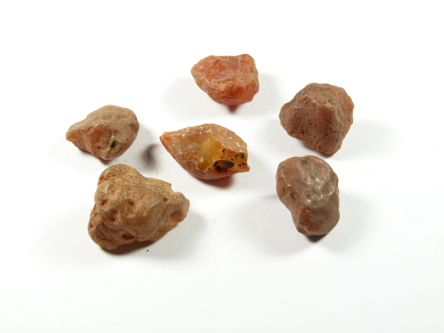Karneol z Indii, 2-2,5 cm (kamień odwagi, energii i motywacji)